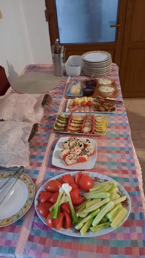 Pensiunea Piatra Mandrutului Farm stay Scarisoara (Alba)