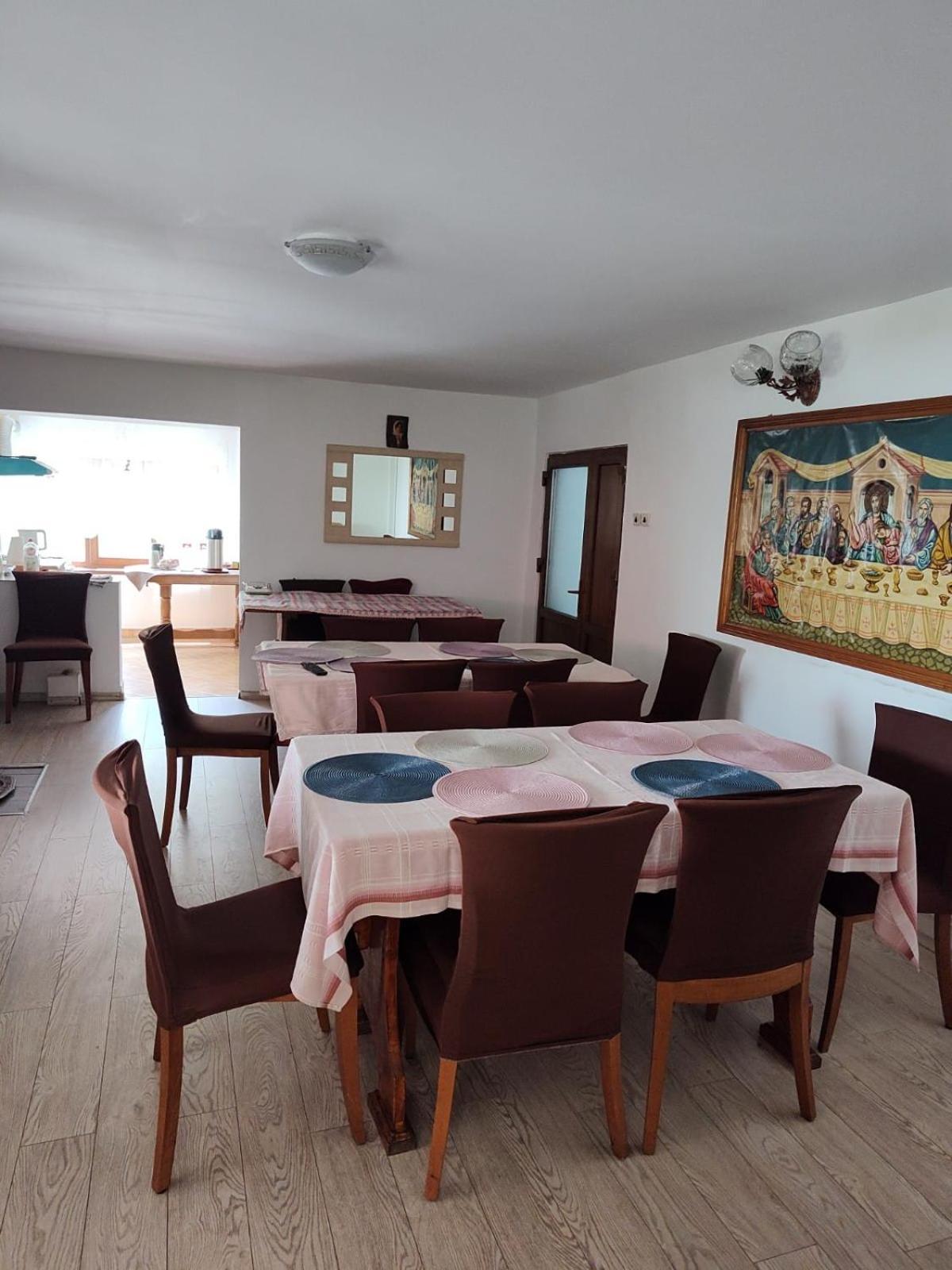 Pensiunea Piatra Mandrutului Farm stay
