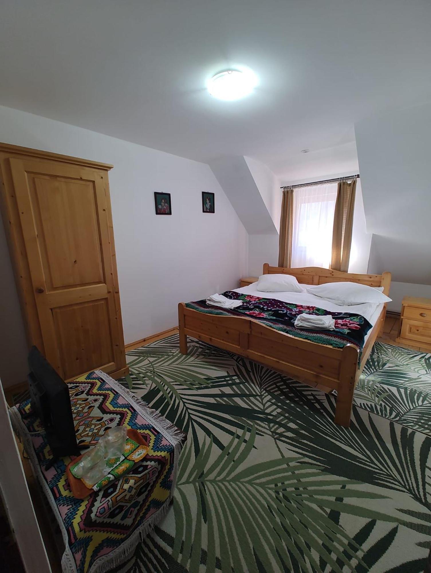 Farm stay Pensiunea Piatra Mandrutului Scarisoara (Alba)