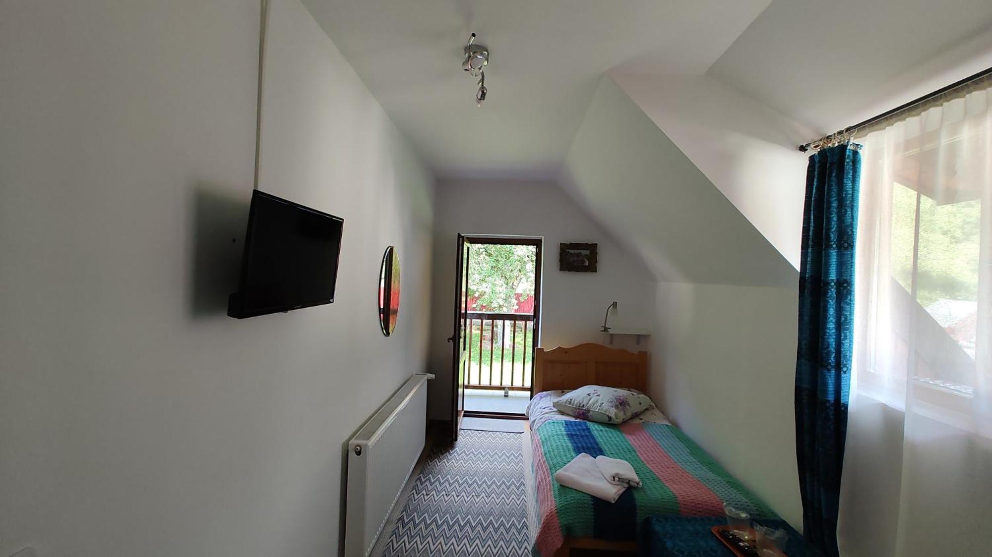 Farm stay Pensiunea Piatra Mandrutului *